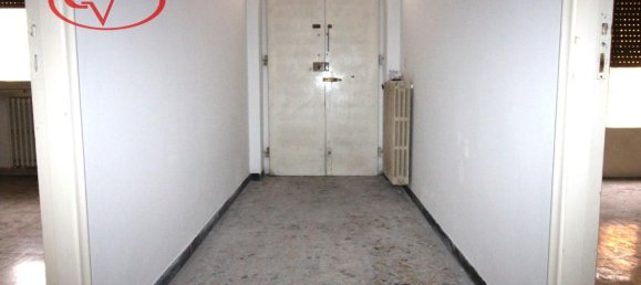 Apartamento de 3 divisões em San Giovanni Valdarno, Italy N.º 236901 22