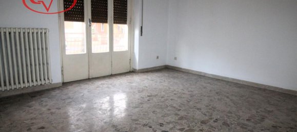 Apartamento de 3 divisões em San Giovanni Valdarno, Italy N.º 236901 2