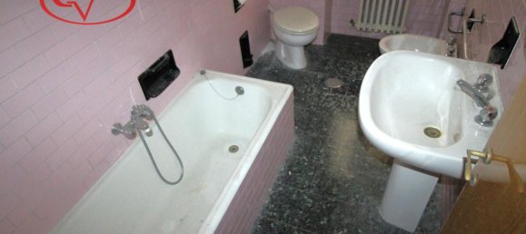 Apartamento de 3 divisões em San Giovanni Valdarno, Italy N.º 236901 10