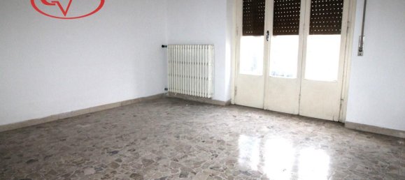 Apartamento de 3 divisões em San Giovanni Valdarno, Italy N.º 236901 5