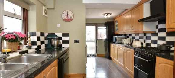 4 chambres Maison à Manor Park, United Kingdom No. 4133 17