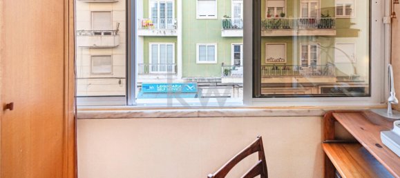 3 bedrooms Apartment in Lisbon, Portugal No. 129353 2