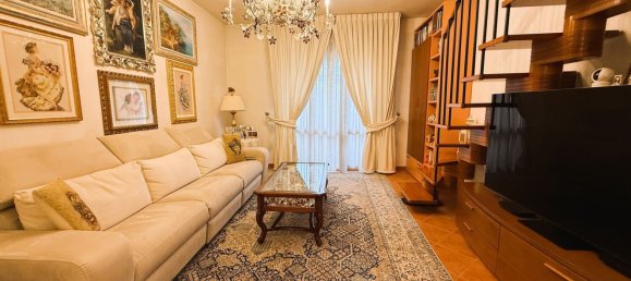 5 rooms Duplex in Prato, Italy No. 273822 9
