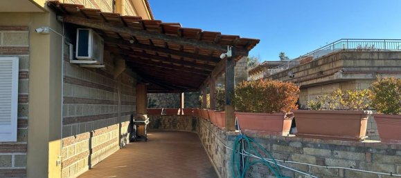 5 rooms Villa in Pozzuoli, Italy No. 144182 4