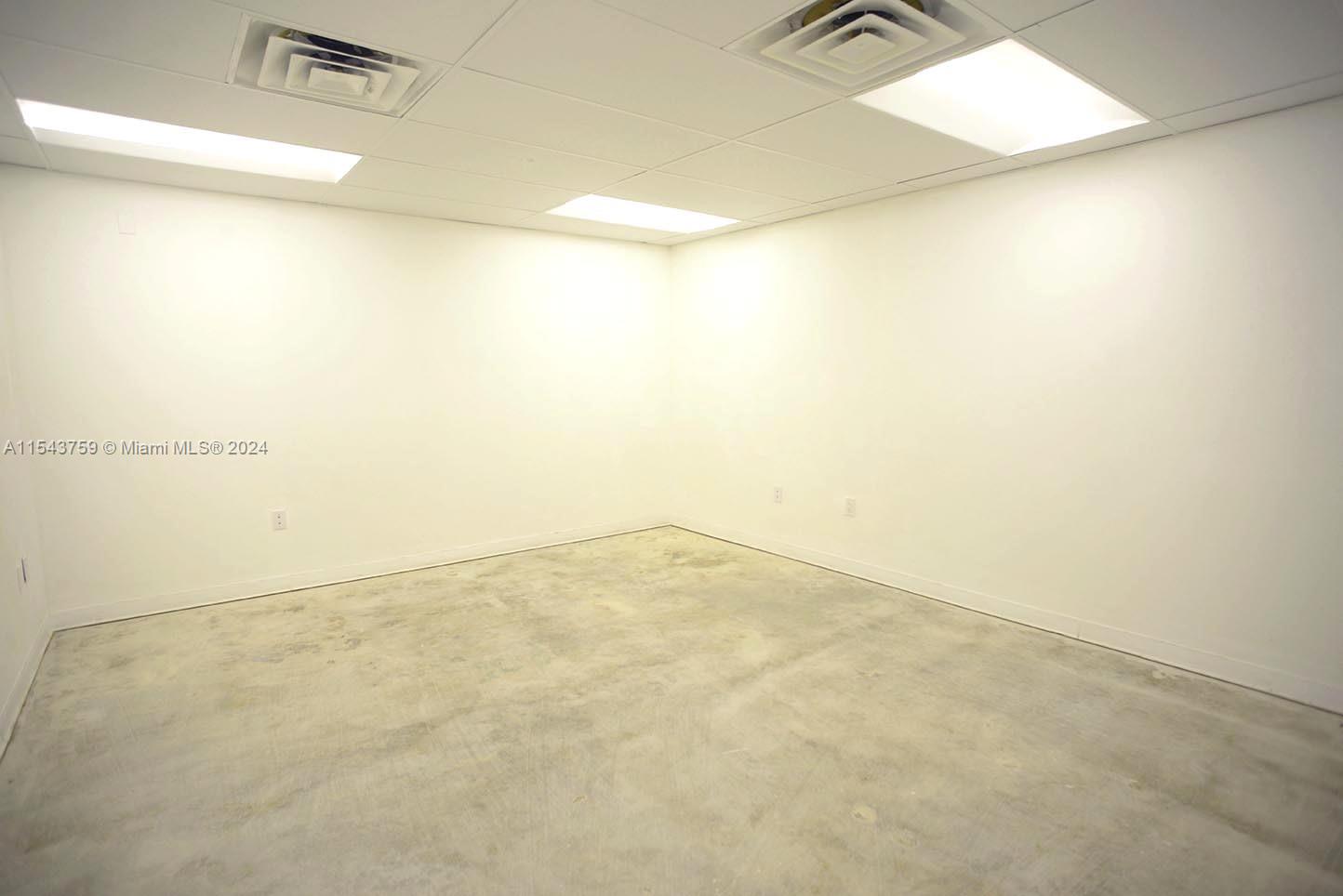 oficina en alquiler en Miami, Miami-Dade, Florida, USA № 613455
