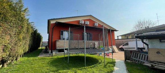 5-salle Villa à Gerenzago, Italy No. 26739 3