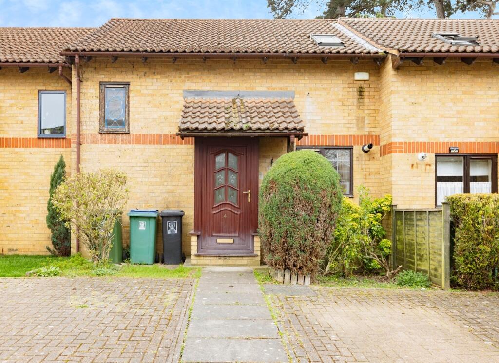 2 bedrooms House in Watford, United Kingdom No. 6067