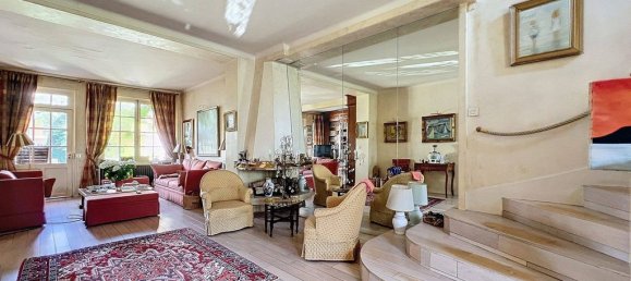 Casa de 4 dormitorios en Garches, France No. 177456 5