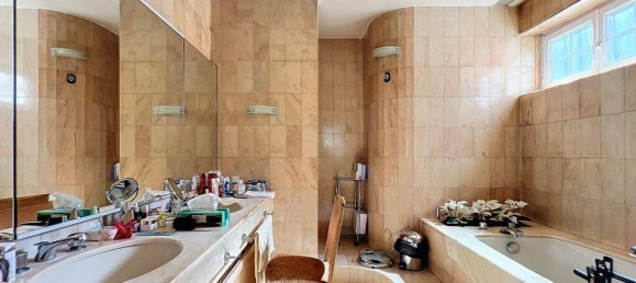 Casa de 4 dormitorios en Garches, France No. 177456 9