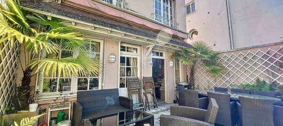 Casa de 4 dormitorios en Garches, France No. 177456 2