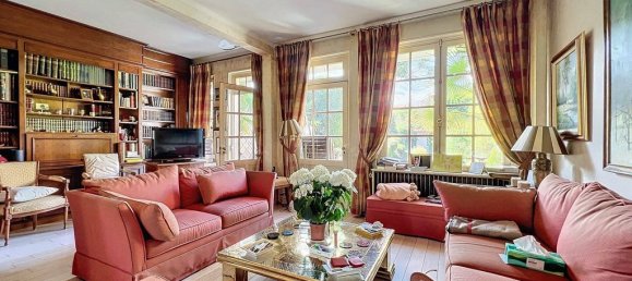 Casa de 4 dormitorios en Garches, France No. 177456 3