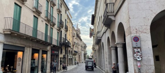 Bureau à Vicenza, Italy 80m² No. 135433 4