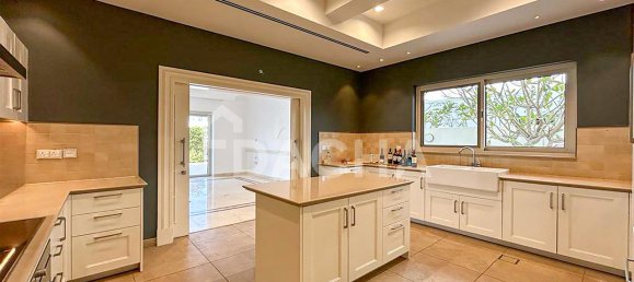 Villa T5 em Dubai, UAE N.º 28016 3