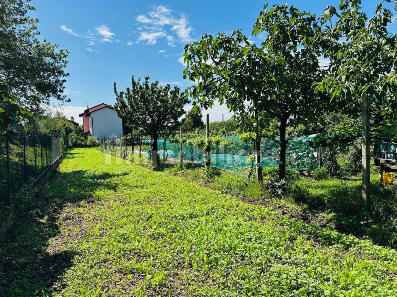 1400m² Land in Udine, Italy No. 295919
