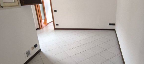 3 rooms House in Erba, Italy No. 2348 13