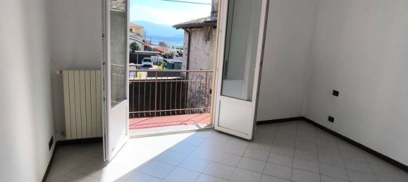 3 rooms House in Erba, Italy No. 2348 11