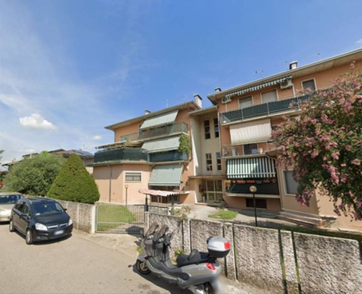 3 rooms Apartment in Bovolone, Italy No. 208790