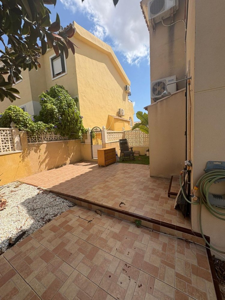 Bungalow T1 em San Miguel de Salinas, Spain N.º 364912