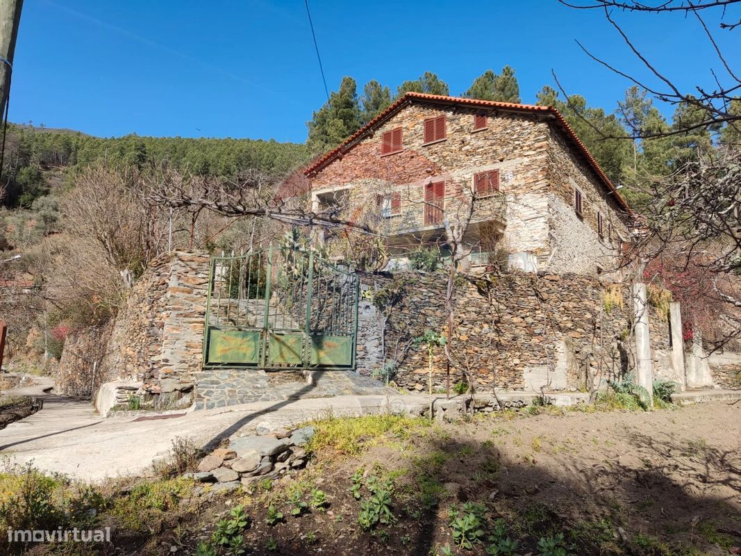 4 bedrooms Villa in Sameiro, Portugal No. 24982