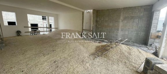 2 bedrooms Apartment in Attard, Malta No. 2313 2