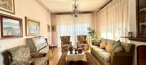 8 bedrooms House in Lucca, Italy No. 326501 9