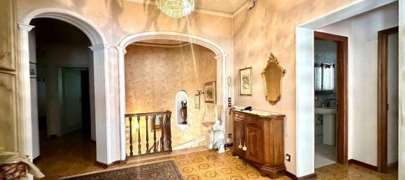 8 bedrooms House in Lucca, Italy No. 326501 35