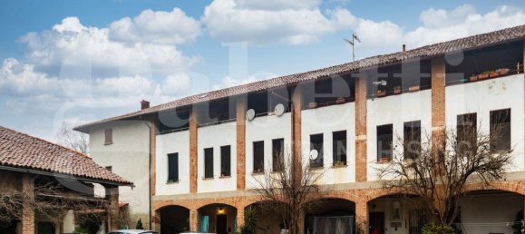 3 rooms House in Trezzo sull'Adda, Italy No. 32708 3