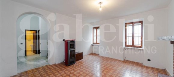 3 rooms House in Trezzo sull'Adda, Italy No. 32708 5