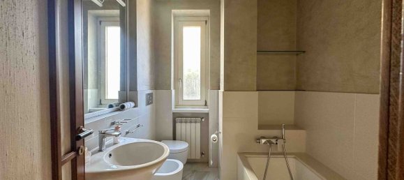 5 rooms Apartment in Naples, Italy No. 196422 12