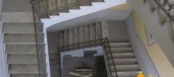 3 rooms Apartment in Naples, Italy No. 92623 5