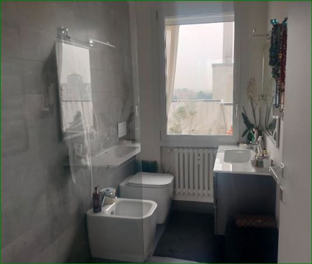 7 rooms Apartment in Padua, Italy No. 60513