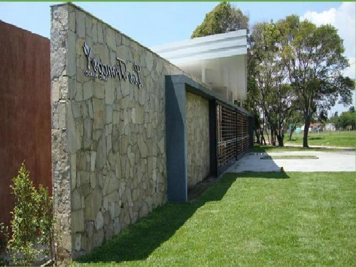  Land in Berazategui, Argentina No. 122135