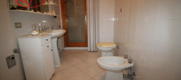 4غرفة شقة في San Giovanni Valdarno, Italy رقم 234249 11