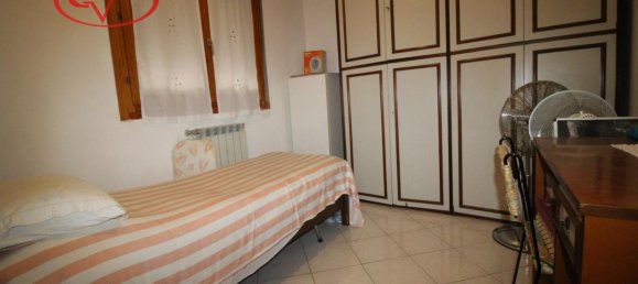 4غرفة شقة في San Giovanni Valdarno, Italy رقم 234249 13