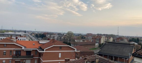 2 bedrooms Apartment in Moncalieri, Italy No. 44391 4