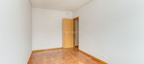 1030m² Building in Lisbon, Portugal No. 122213 28