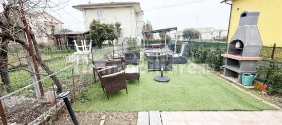 2 bedrooms Apartment in Mondolfo, Italy No. 219306 5