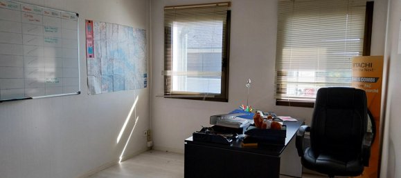 Коммерческая недвижимость 107м² в Сен-Жан-Де-Брэ, Франция № 87833 6