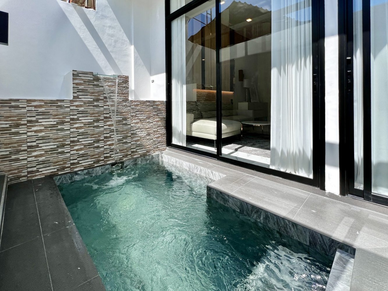 4 bedrooms House in Pattaya, Thailand No. 26559