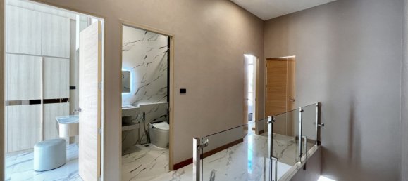 4 bedrooms House in Pattaya, Thailand No. 26559 22