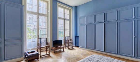 3 bedrooms Villa in Paris, France No. 179239 9