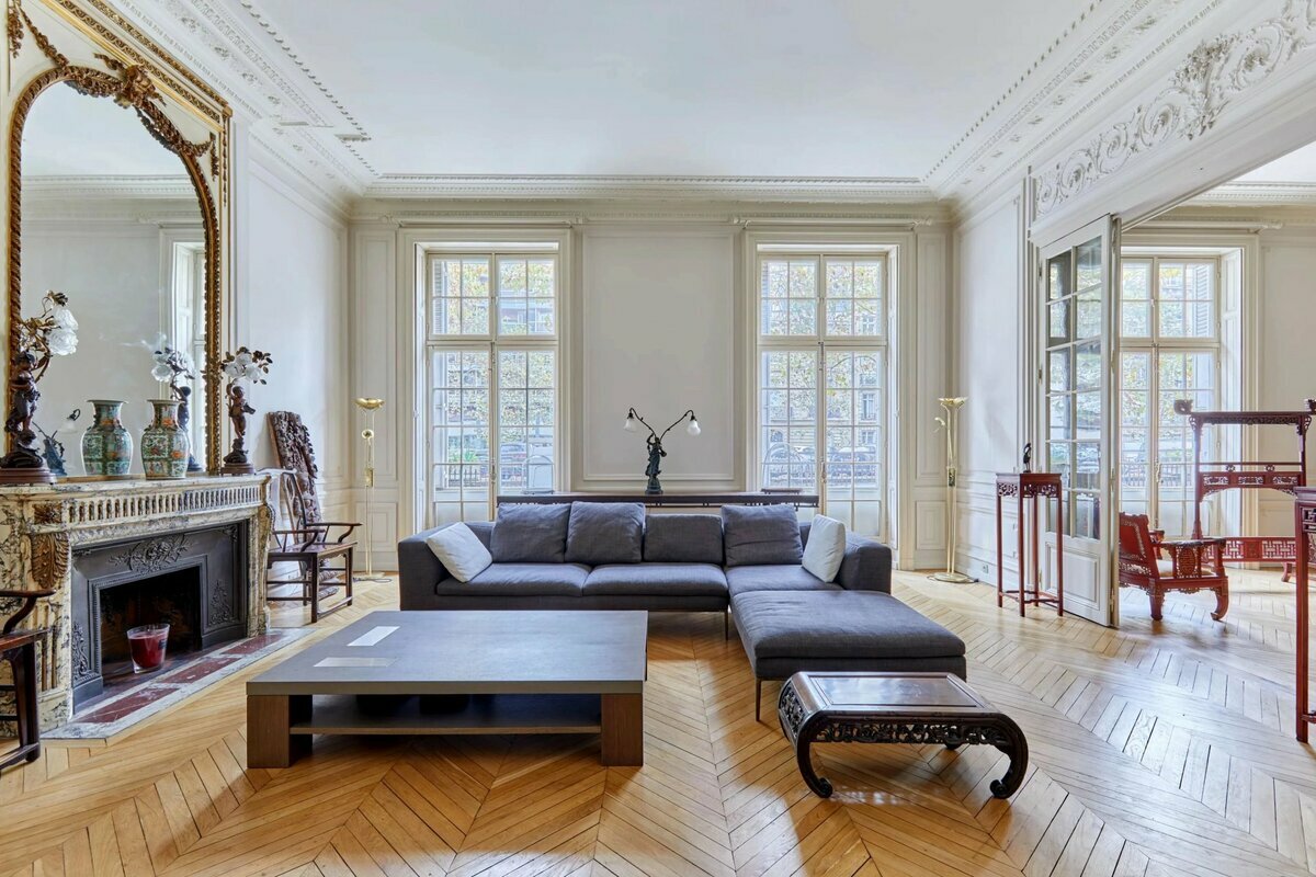 3 bedrooms Villa in Paris, France No. 179239