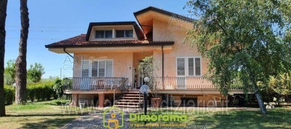 3 Schlafzimmer Villa in Misano Adriatico, Italy, Nr. 11460 2