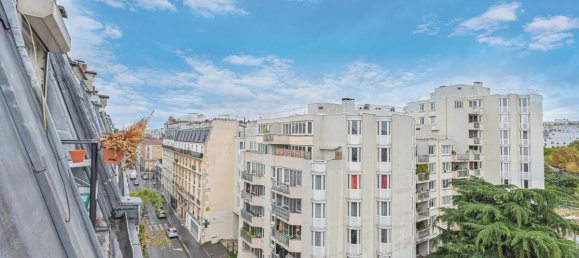 Studio in Paris, France No. 363273 8