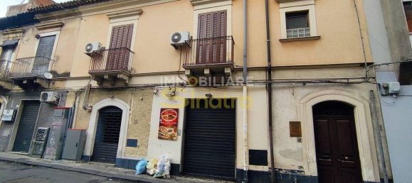 6 rooms House in Paternò, Italy No. 109373 2