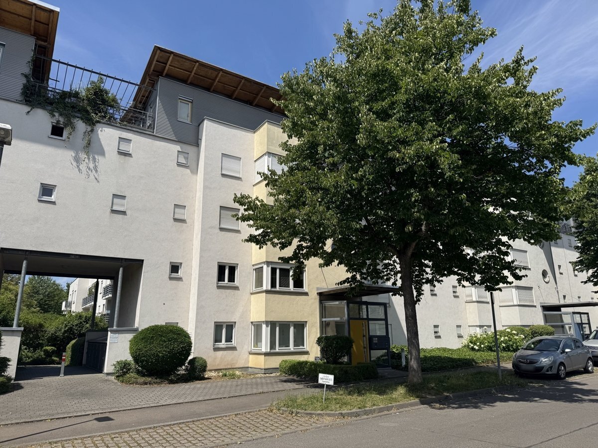 Apartamento de 3 habitaciónes en Stuttgart, Germany No. 233475