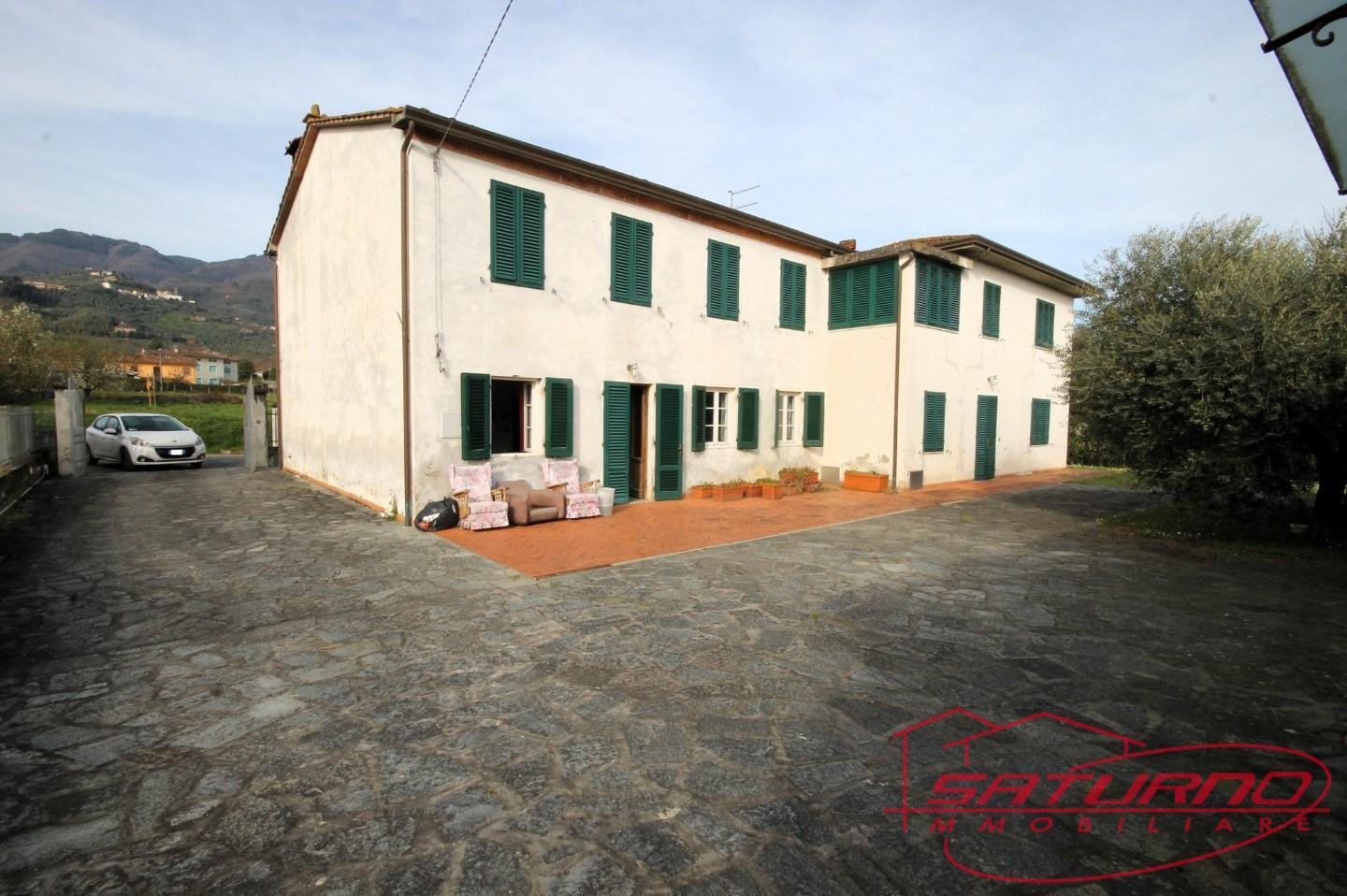 7 bedrooms House in Capannori, Italy No. 59548
