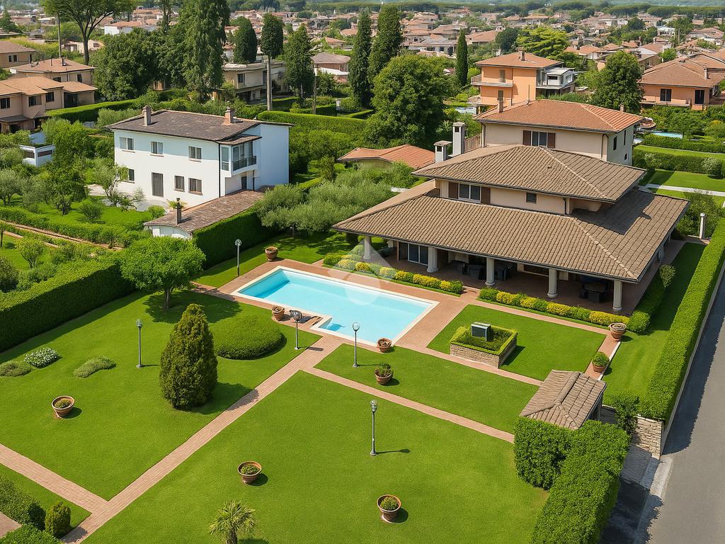 Вилла с 5 спальнями в Анцио, Италия № 381025