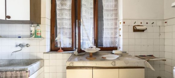 6-Zimmer Wohnung in Sarzana, Italy, Nr. 229914 8