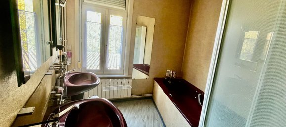 3 bedrooms House in Anzin, France No. 344432 5